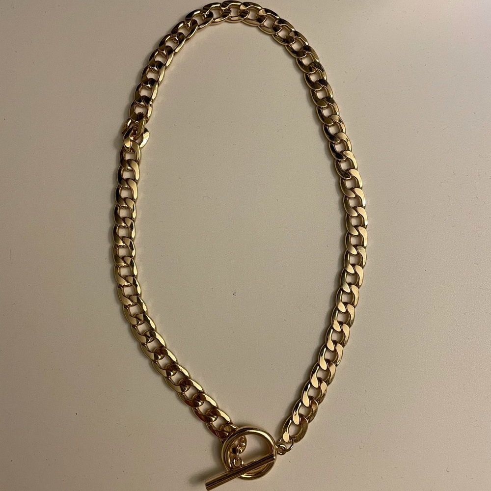 Gold chain necklace